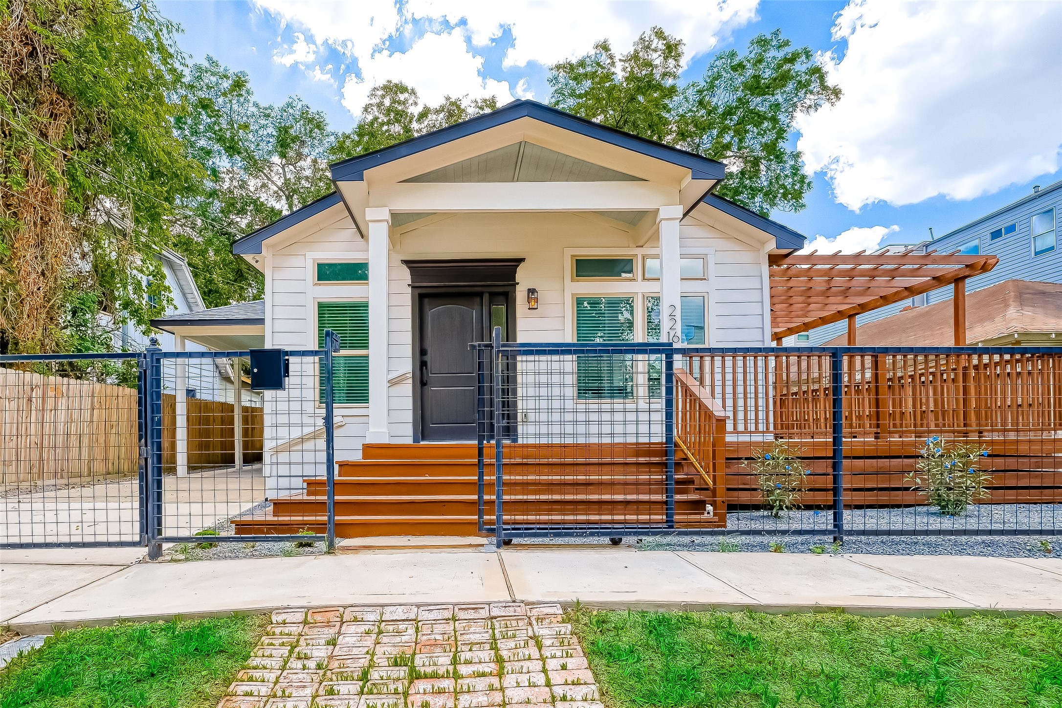 2216 Holman Street Houston TX 77004