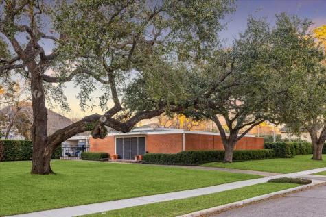 5146 Jackwood Street Houston TX 77096