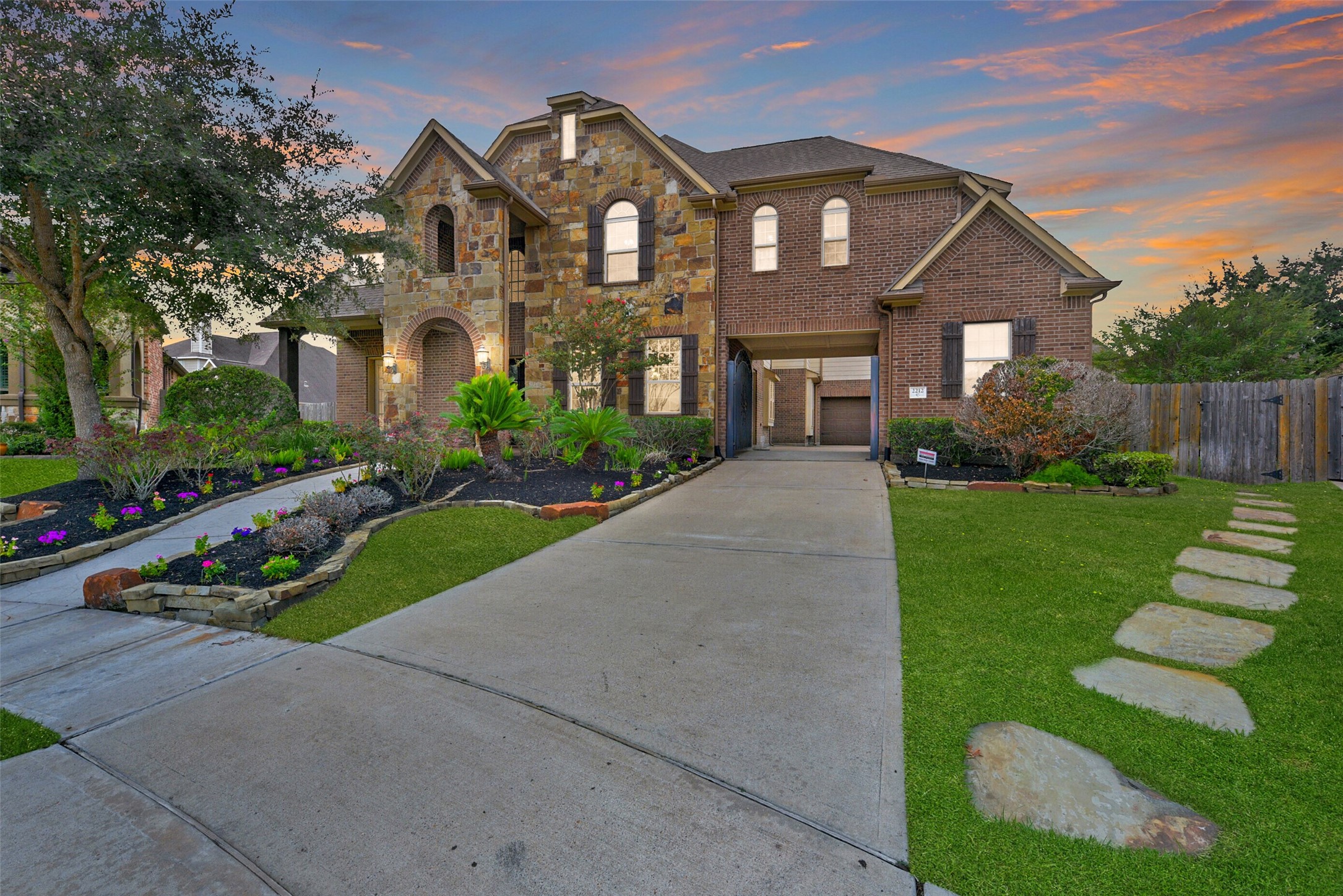 2212 Maple Cliff Lane Friendswood TX 77546