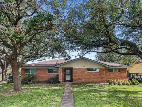 101 Sage Street Lake Jackson TX 77566