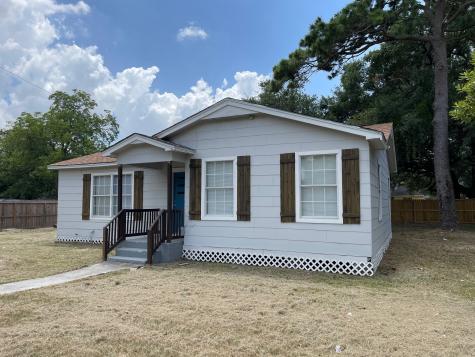 601 San Jacinto Street Highlands TX 77562