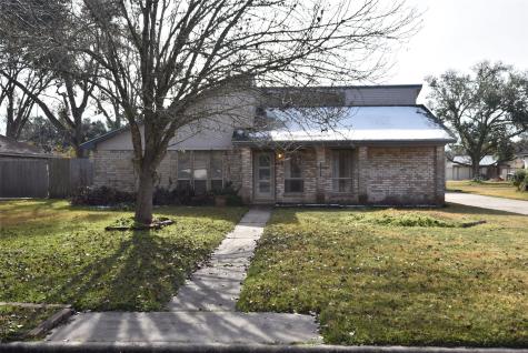 215 W Larkspur Drive Alvin TX 77511