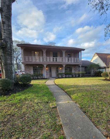 4910 Christopher Place Houston TX 77066
