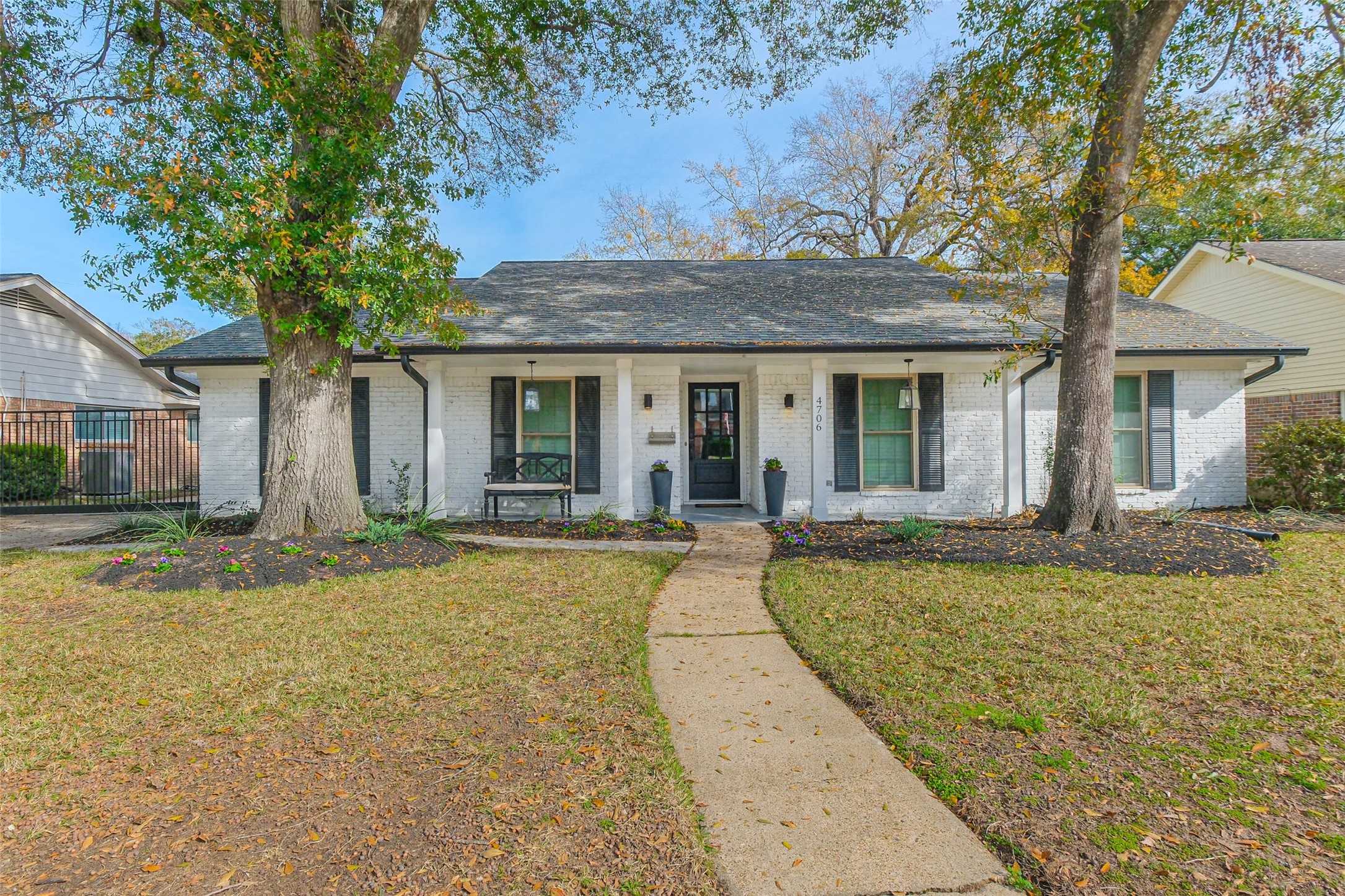 4706 Golf Drive Houston TX 77018