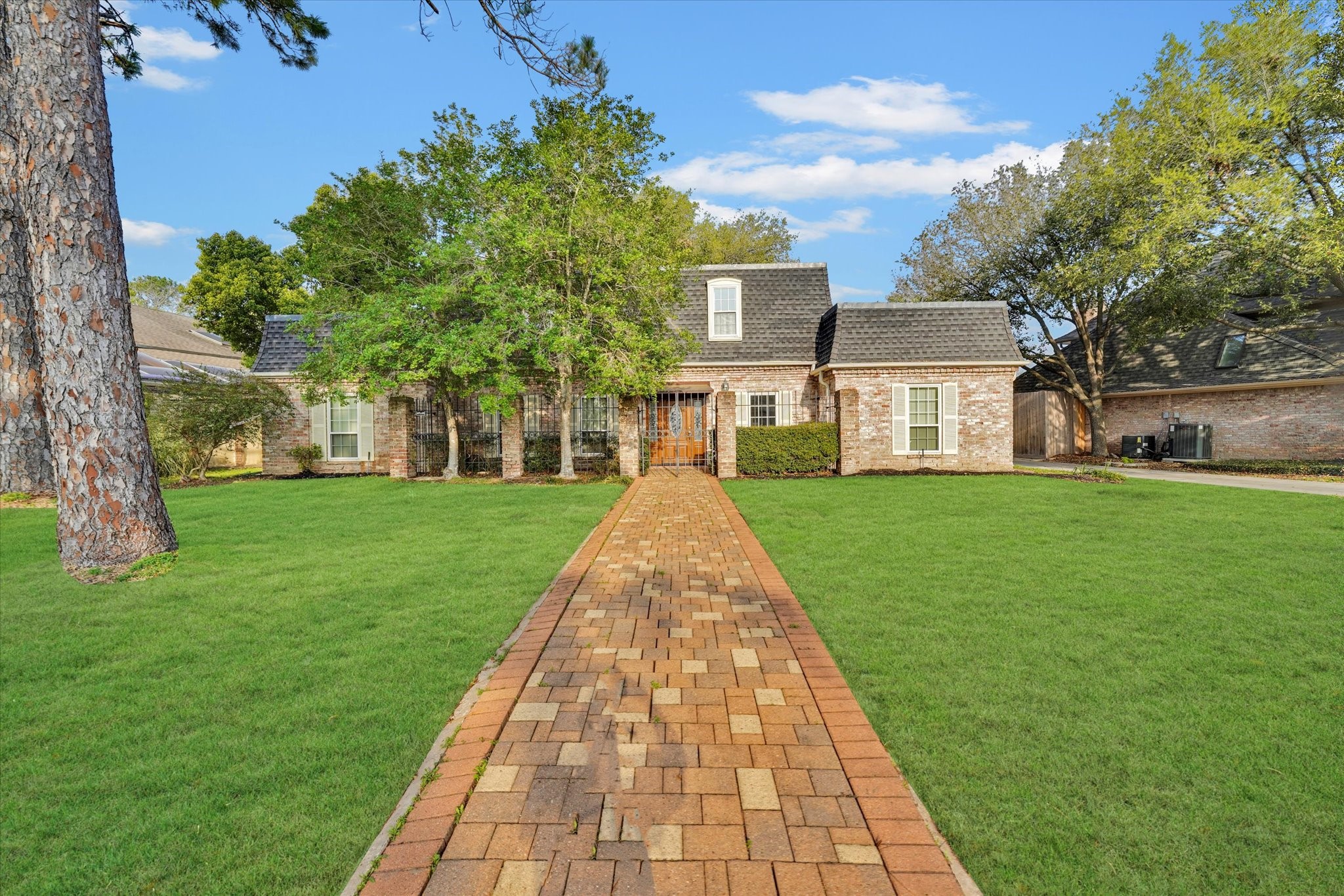 1318 E Vistawood Drive Houston TX 77077