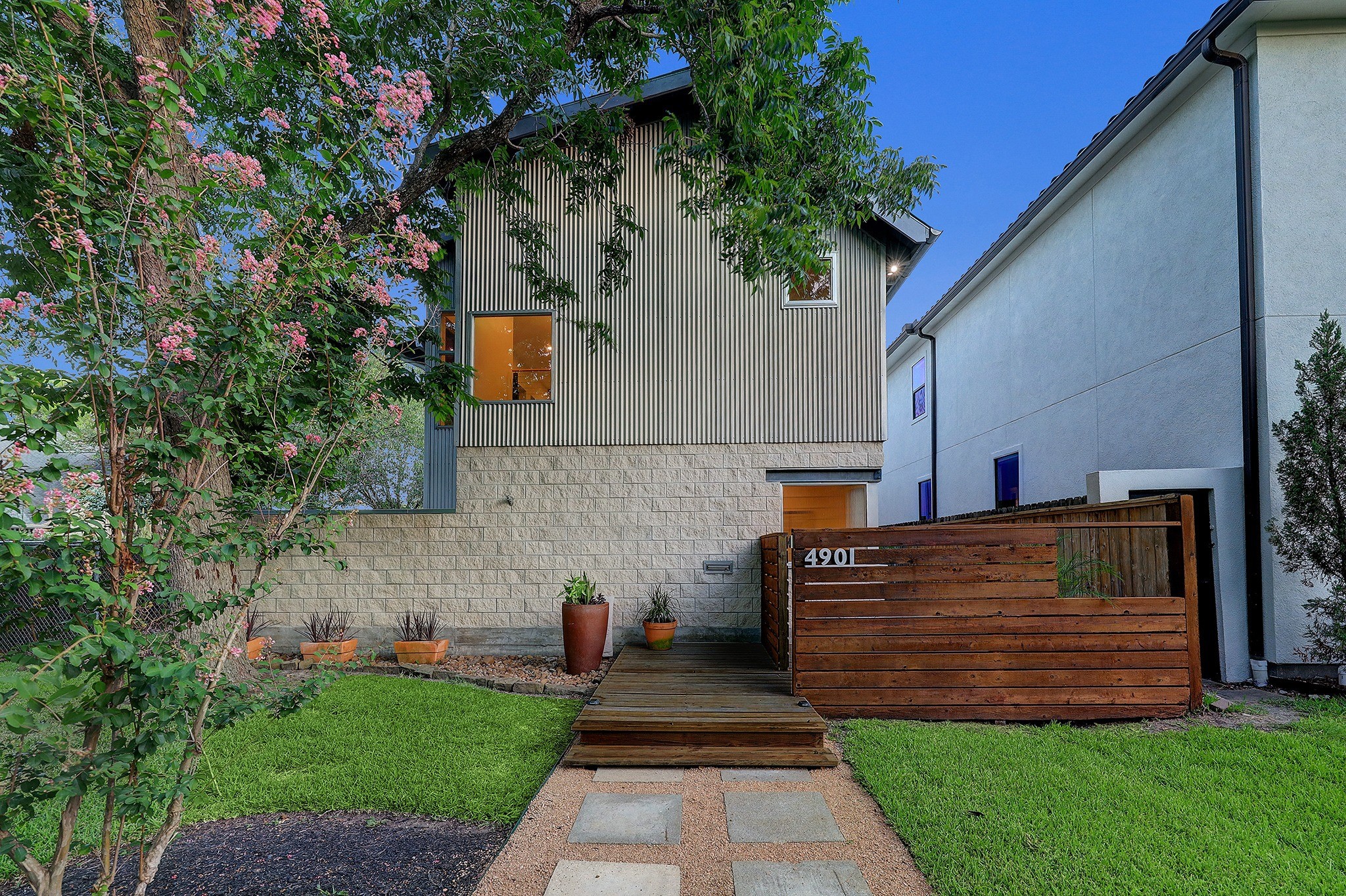 4901 Cedar Street Bellaire TX 77401