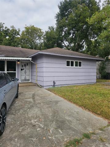5703 Belneath Street Houston TX 77033