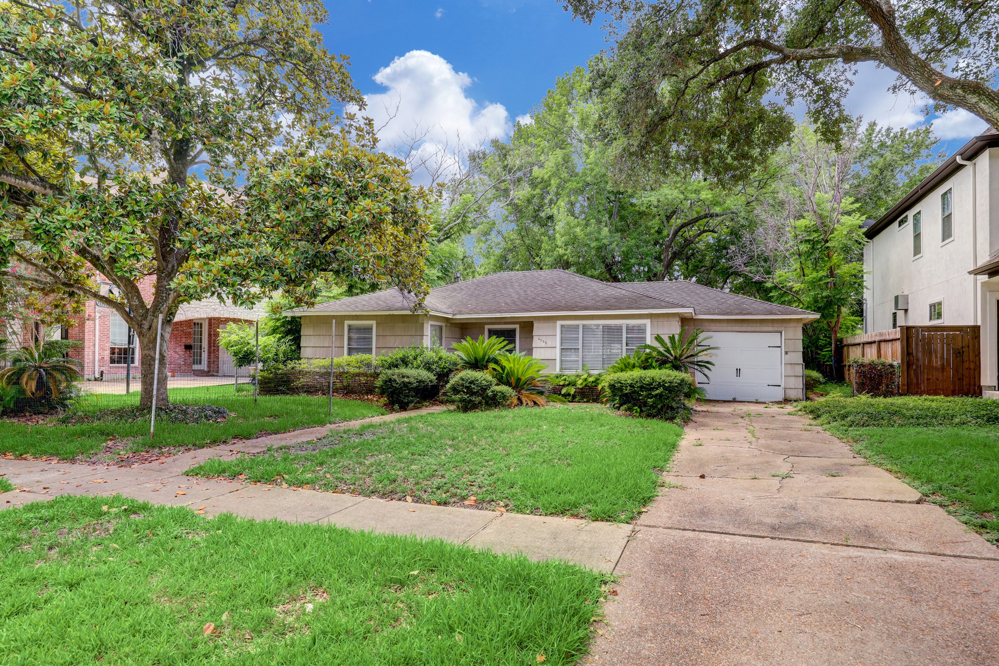 4505 Holly Street Bellaire TX 77401