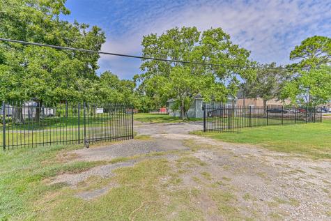 1400 South Broadway La Porte TX 77571