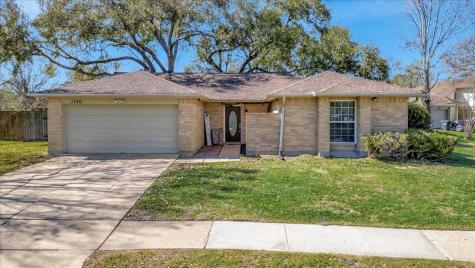 1130 W Belgravia Drive Pearland TX 77584