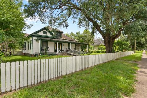 2027 Grand Avenue Liberty TX 77575