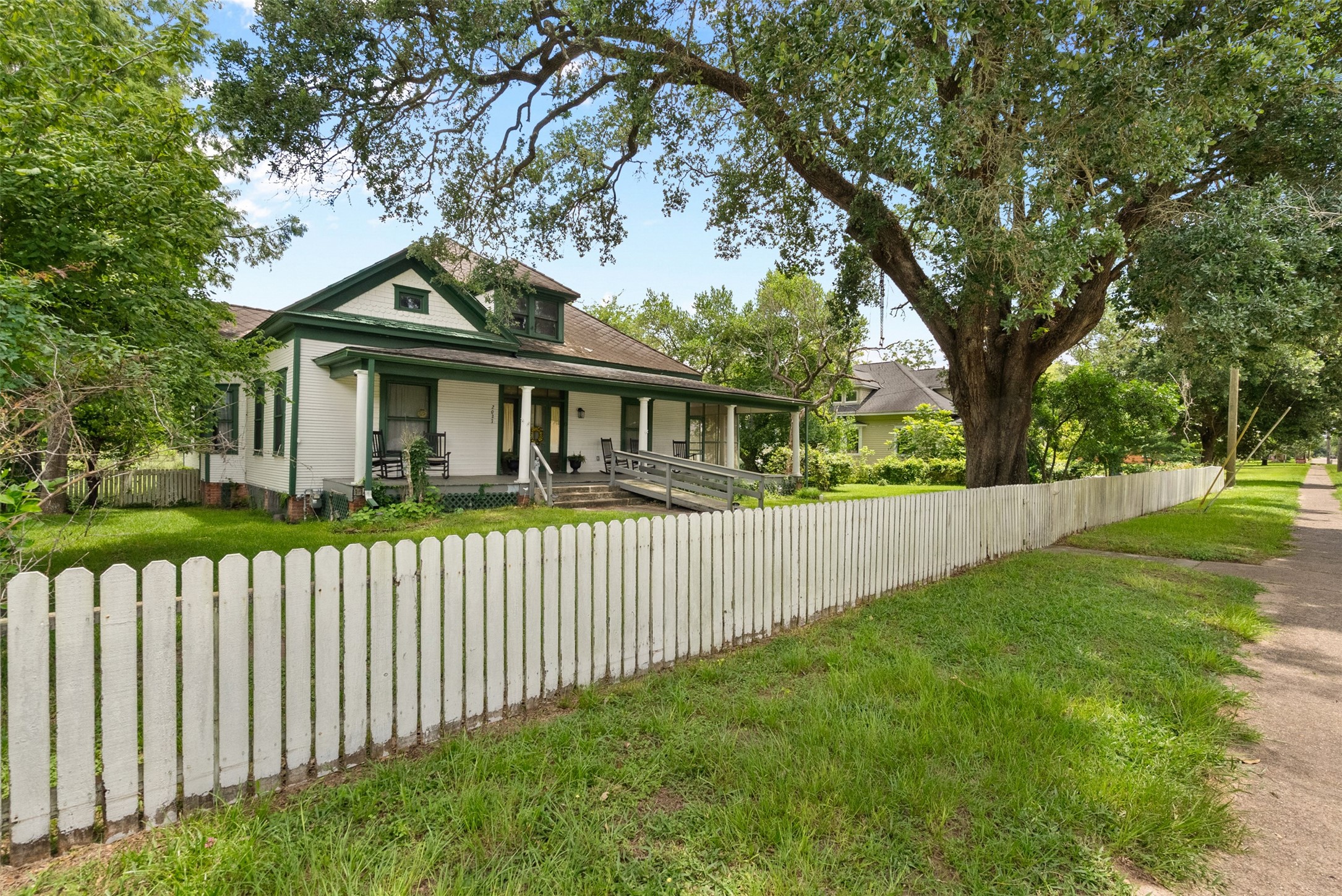 2027 Grand Avenue Liberty TX 77575