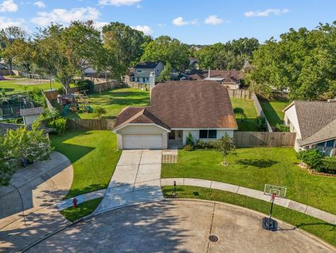 105 Misty Brook Lane League City TX 77573