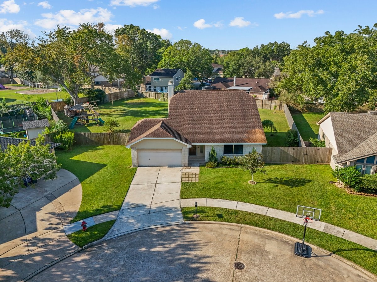 105 Misty Brook Lane League City TX 77573