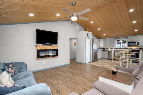 600 Pine Island Cove Road Grapeland TX 75844