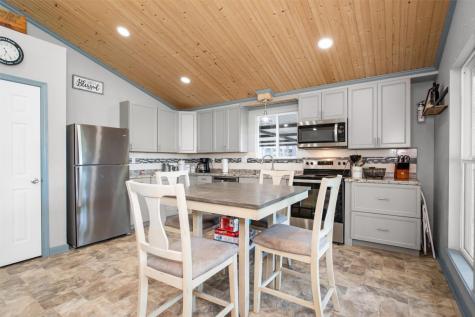600 Pine Island Cove Road Grapeland TX 75844