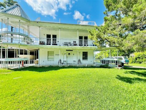 706 W Houston Street Highlands TX 77562