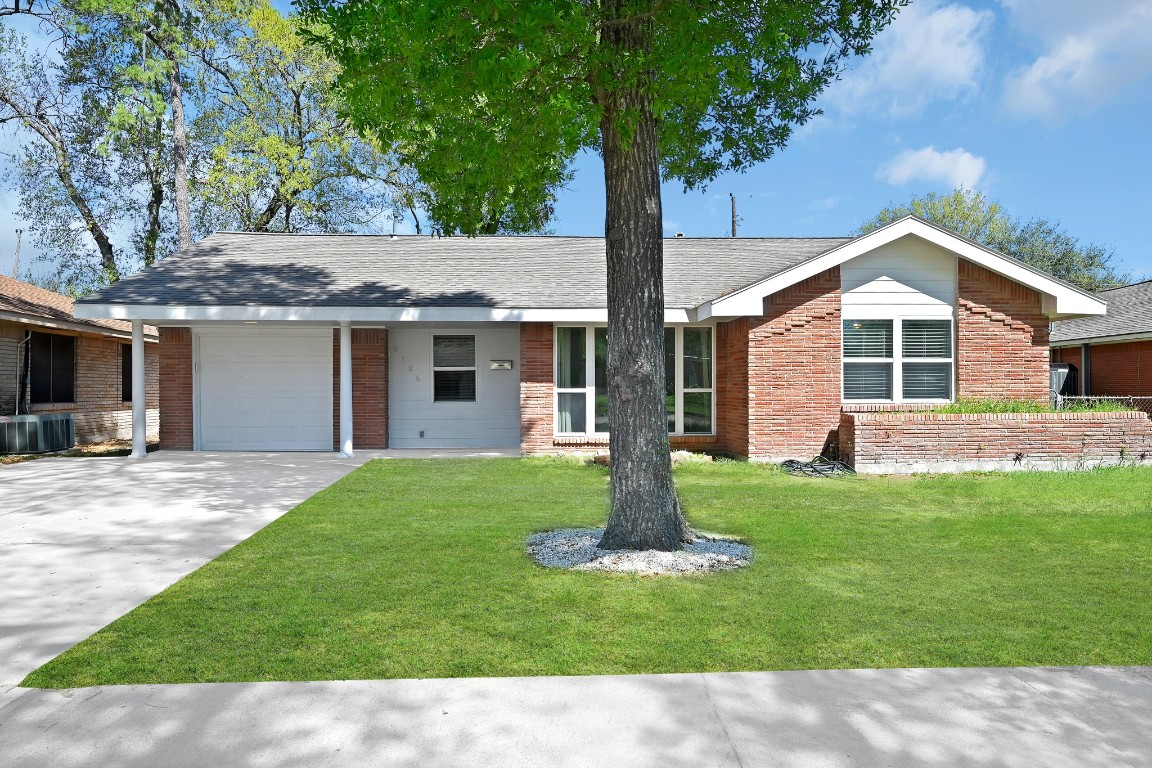 5106 Saxon Drive Houston TX 77092