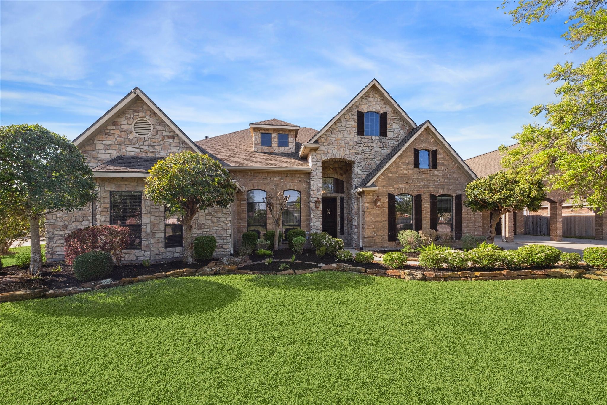 2202 Lakeway Drive Friendswood TX 77546