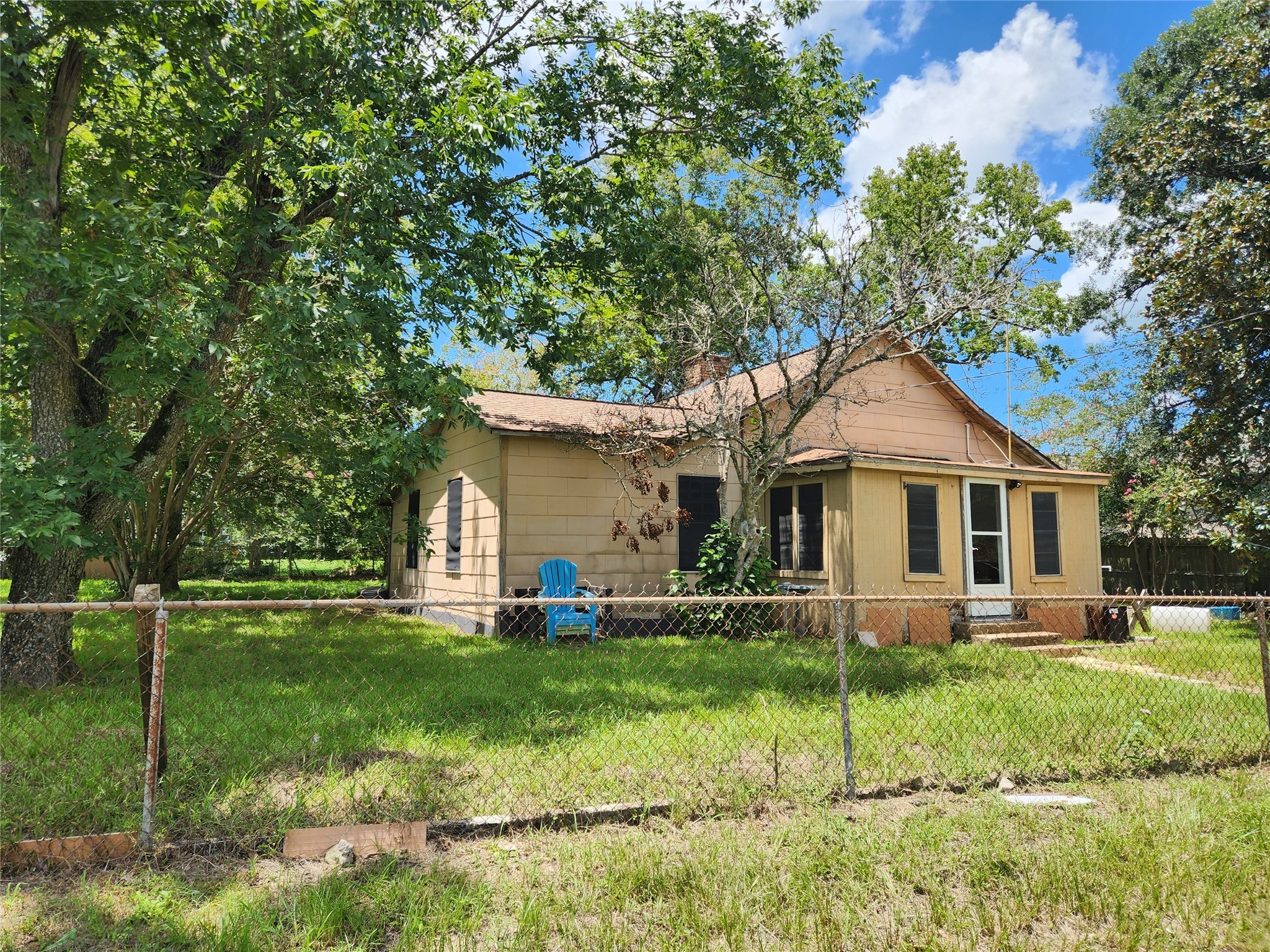 106 Runnels Street Willis TX 77378