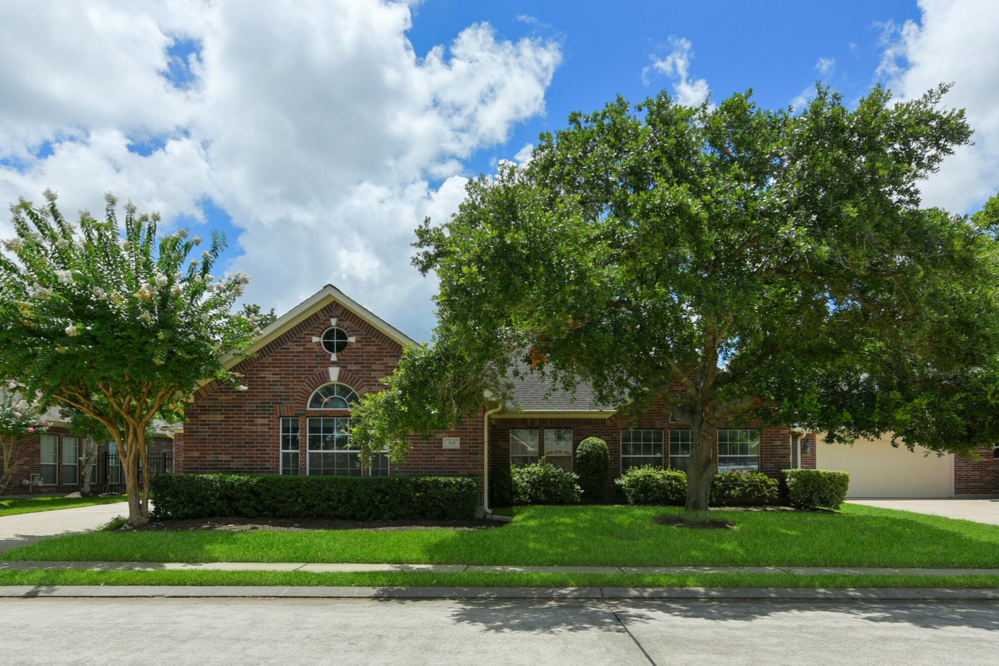 319 Parkwood Village Drive Friendswood TX 77546
