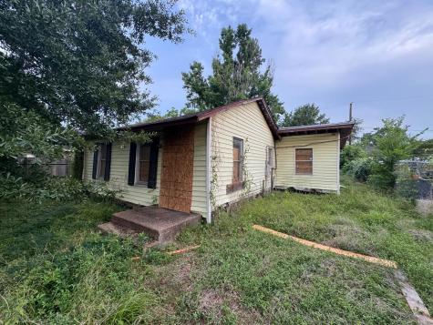 5118 Senior Street Houston TX 77016