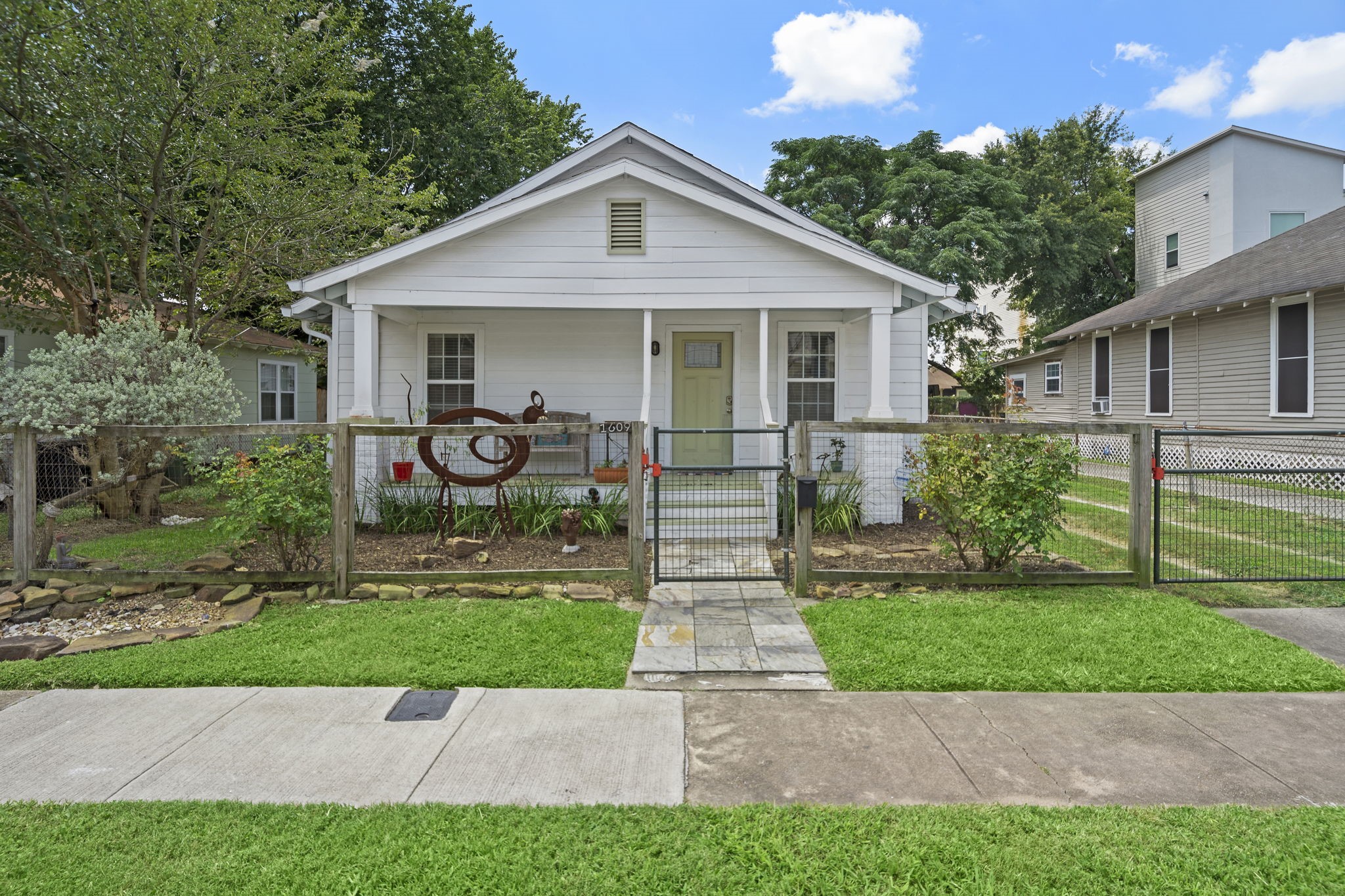 1609 Bingham Street Houston TX 77007
