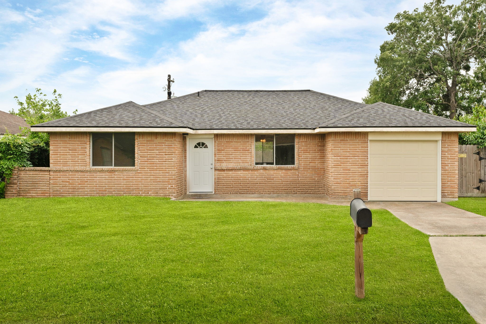 727 Deerpass Drive Channelview TX 77530