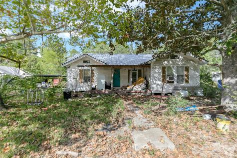 1049 County Road 318 Cleveland TX 77327