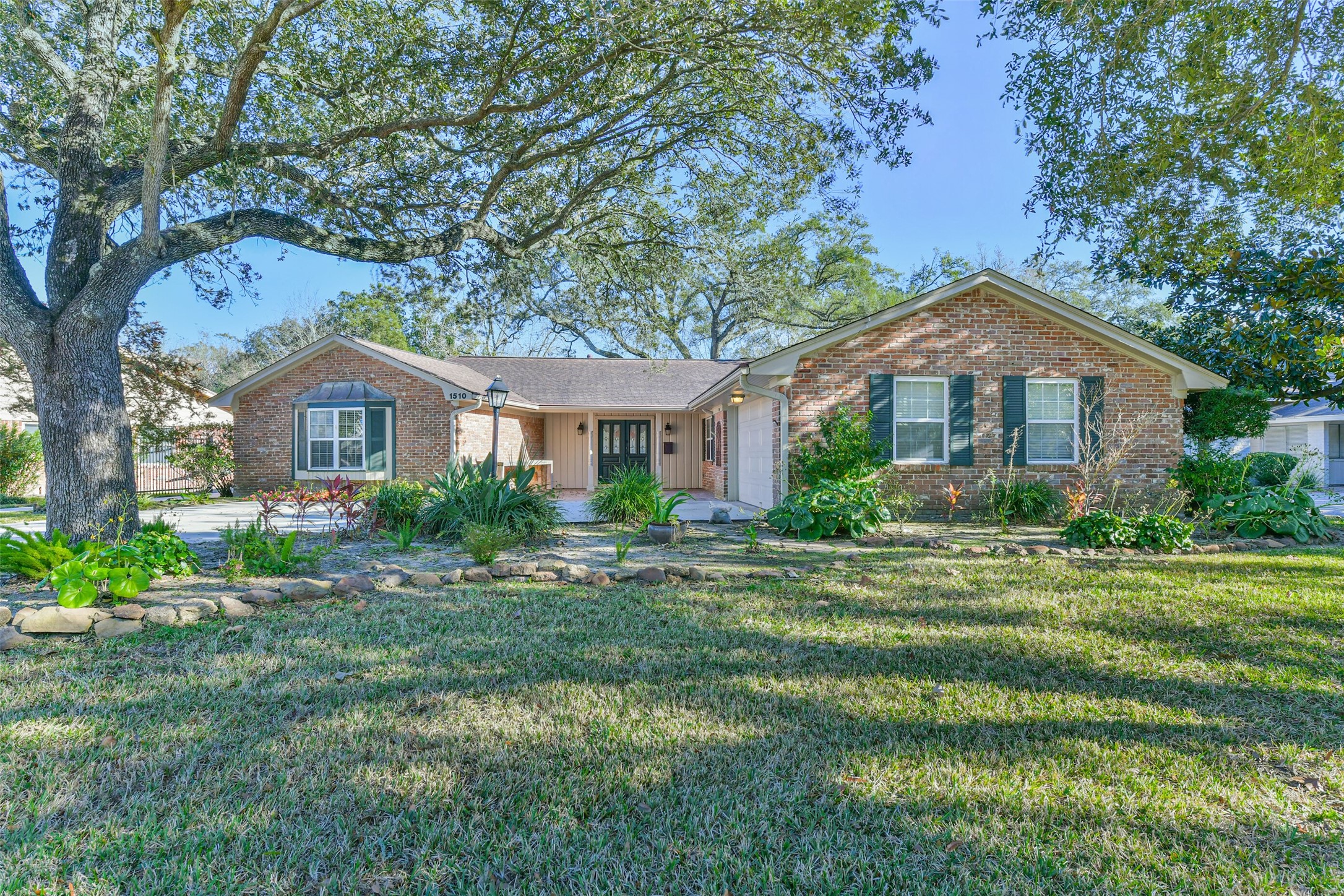1510 Saxony Lane Houston TX 77058