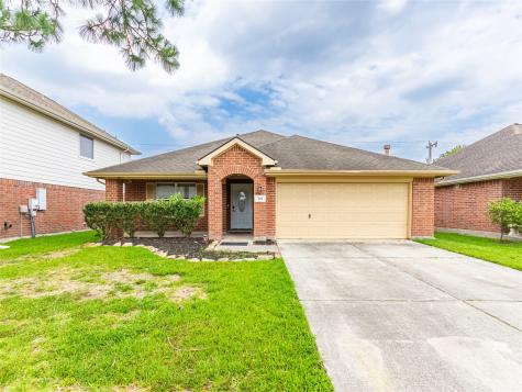 303 Mammoth Springs Lane Dickinson TX 77539