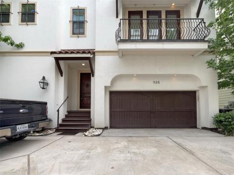 1135 W 15th 1/2 Street Houston TX 77008