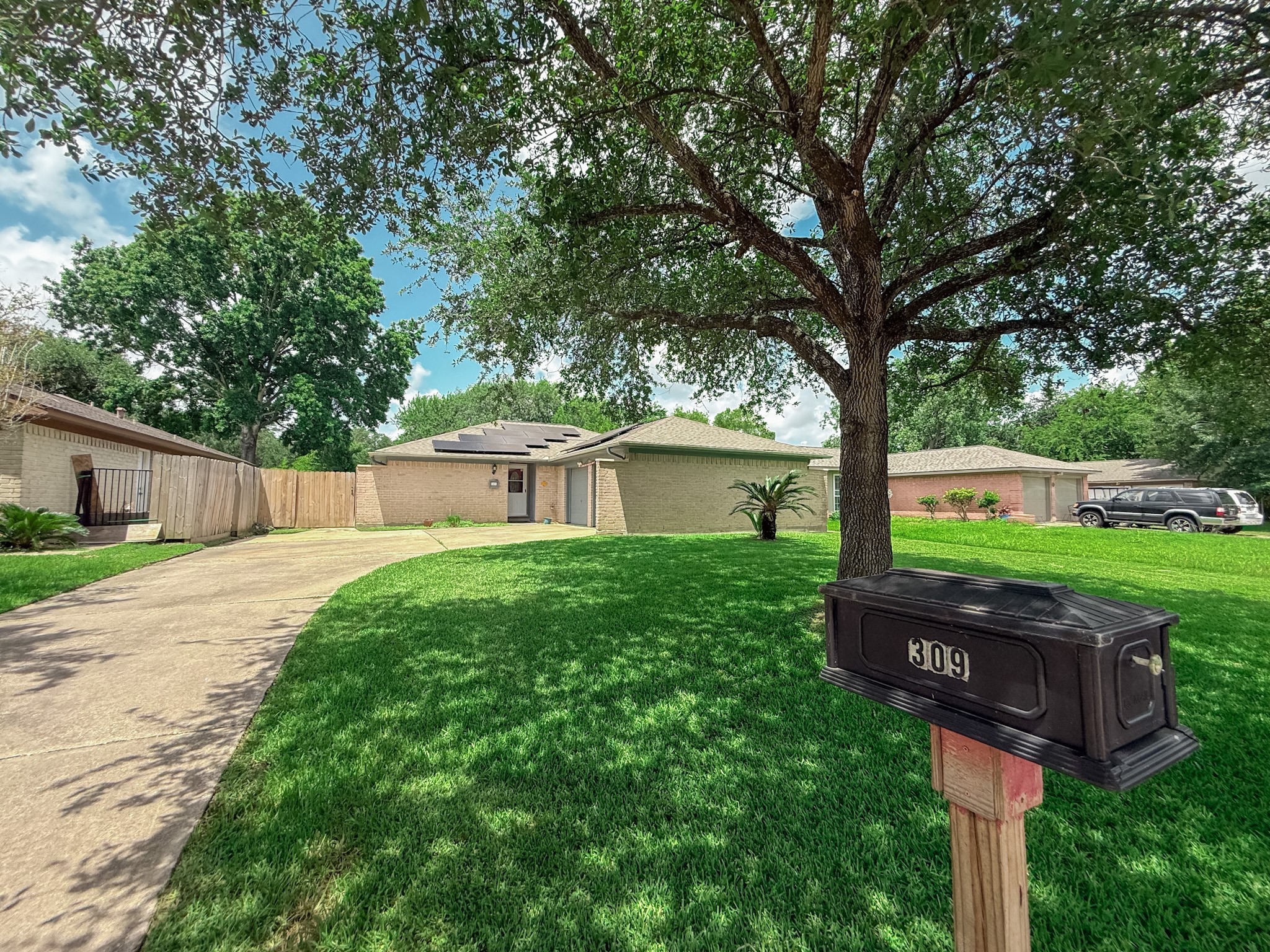 309 Baycrest Drive League City TX 77573