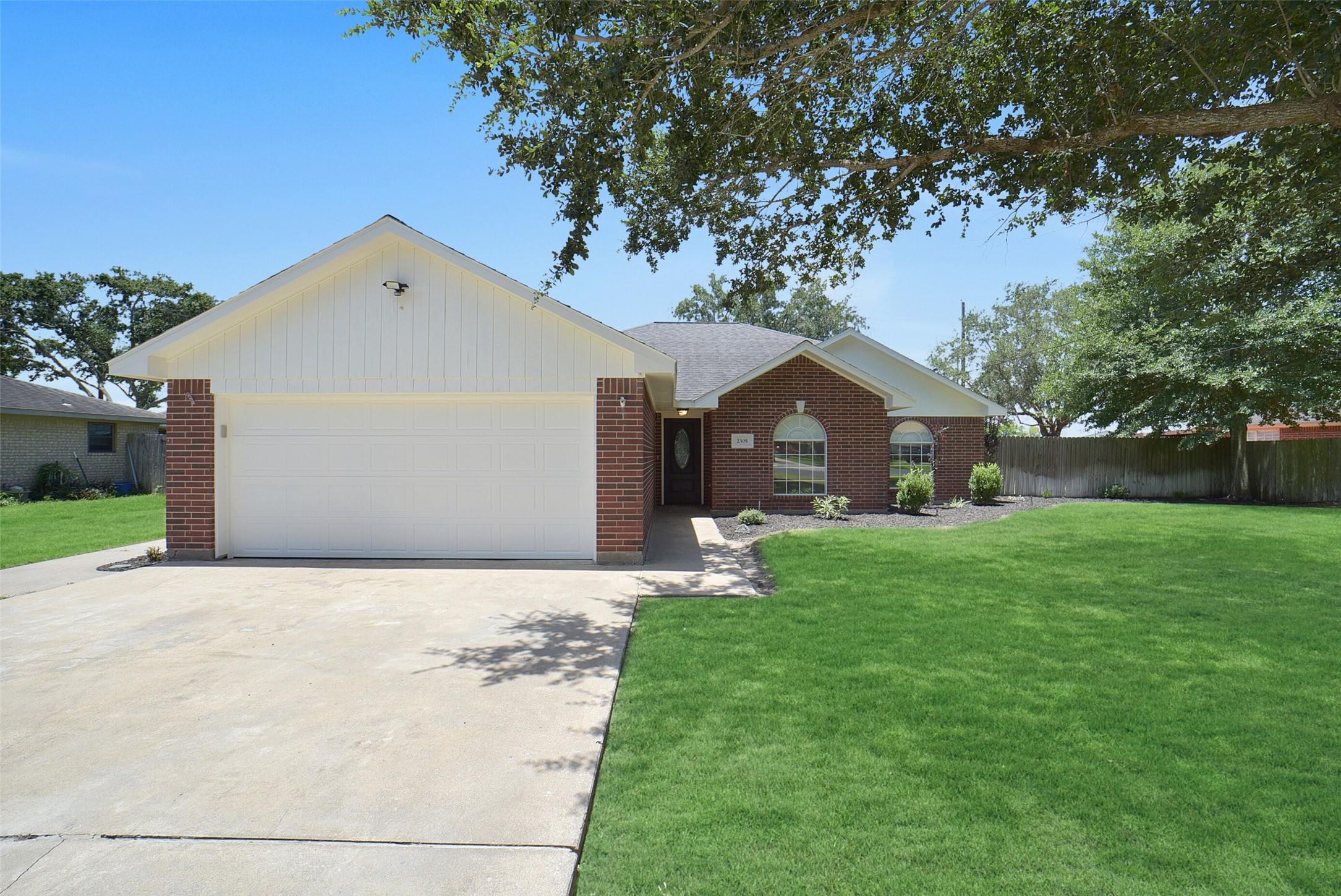 2305 Sue Street El Campo TX 77437
