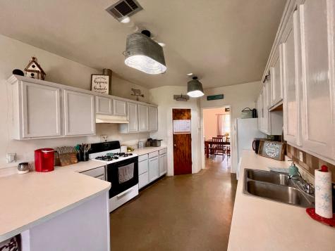 862 County Road 4570 Kennard TX 75847