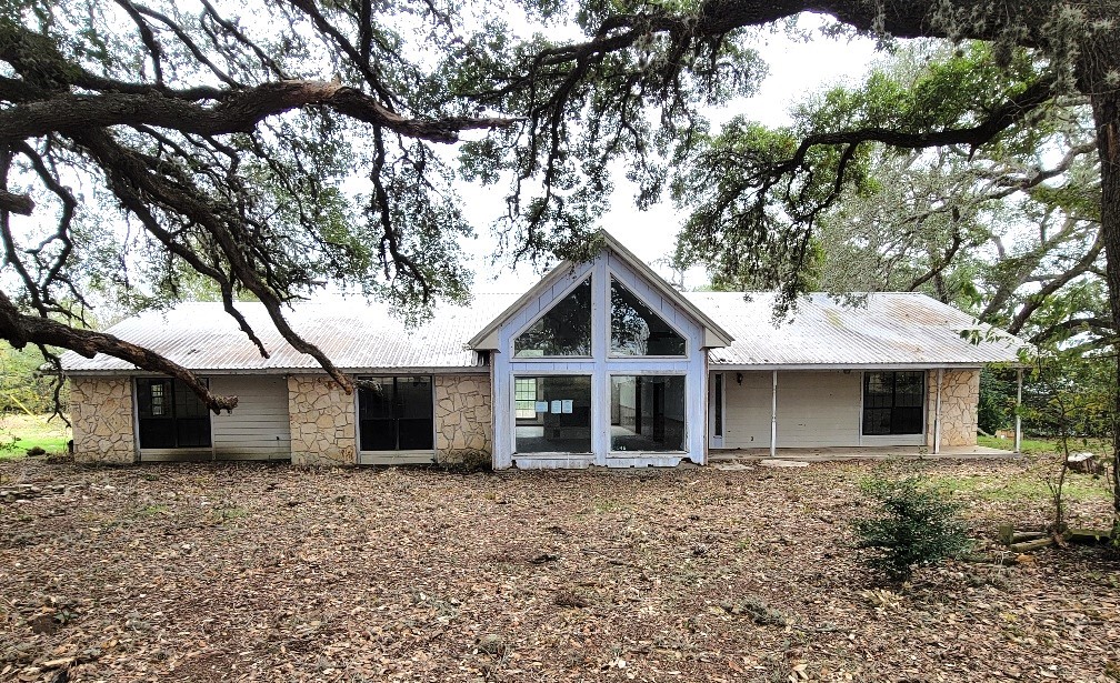 1046 Lutonsky Road Fayetteville TX 78940