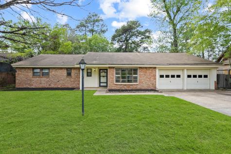 3 Robinhood Drive Conroe TX 77301