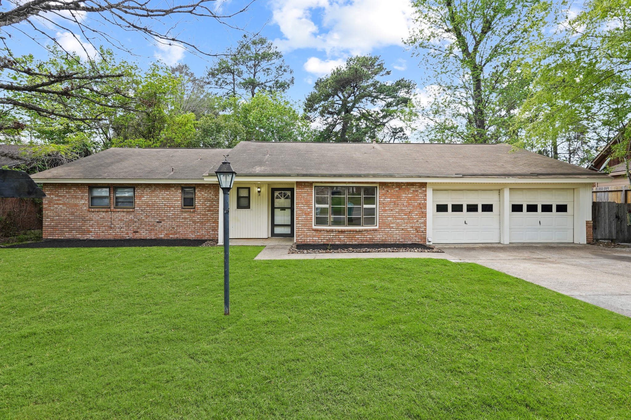 3 Robinhood Drive Conroe TX 77301
