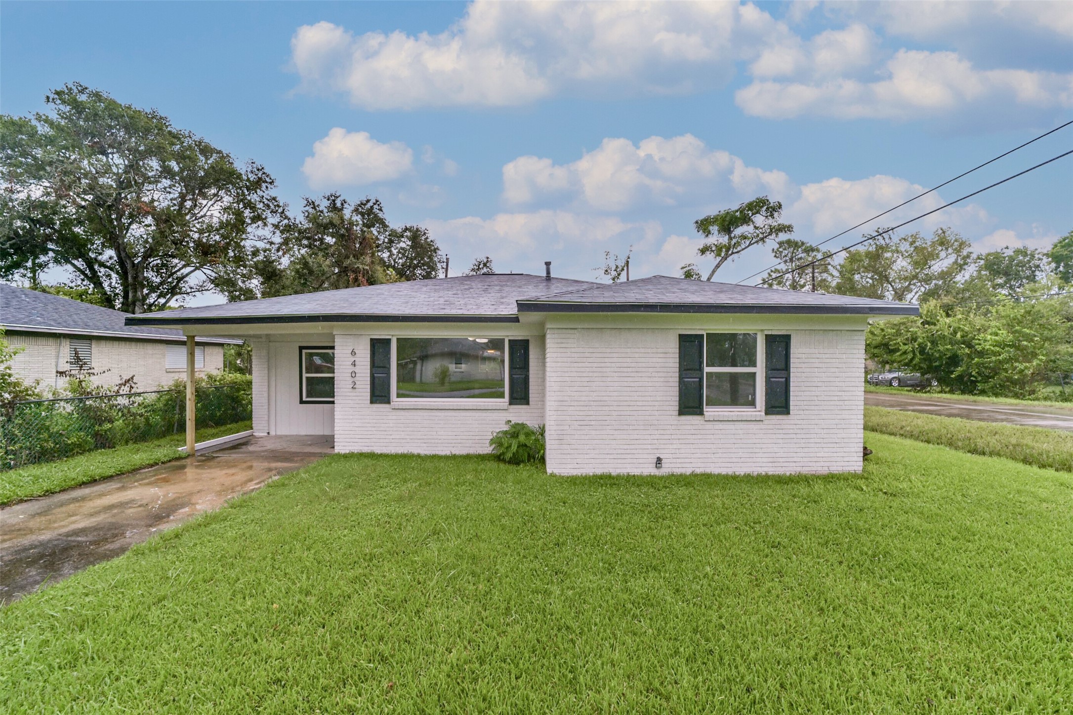 6402 N Ridgecrest Drive Hitchcock TX 77563