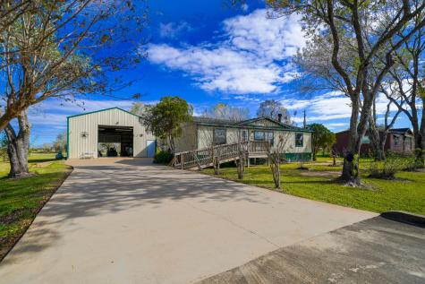 210 Wolf Glen Street Danbury TX 77534