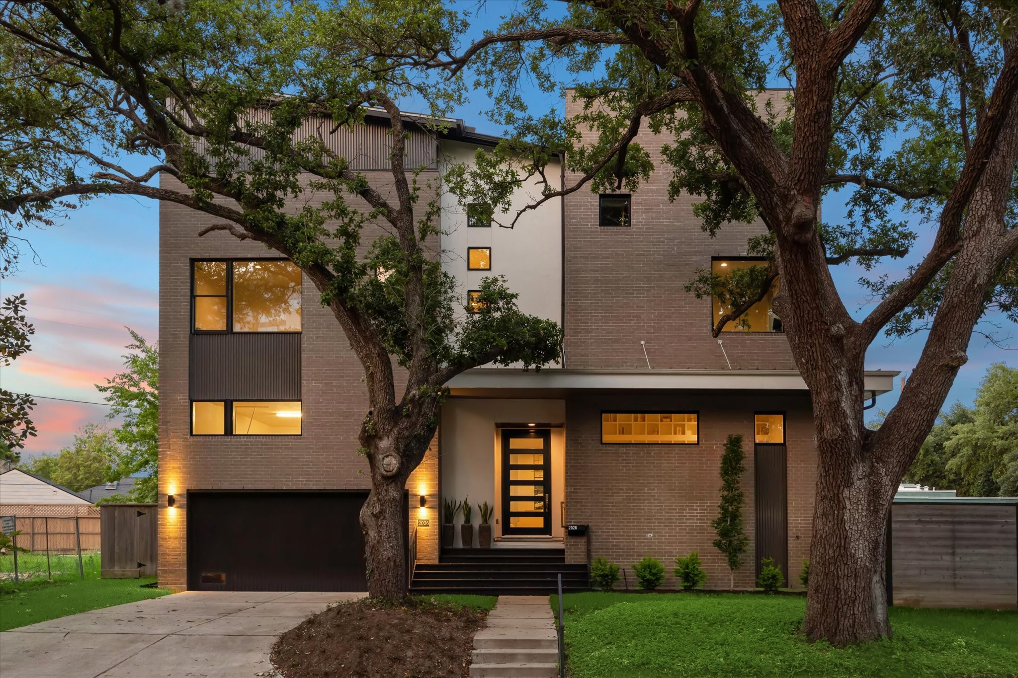 2026 Macarthur Street Houston TX 77030
