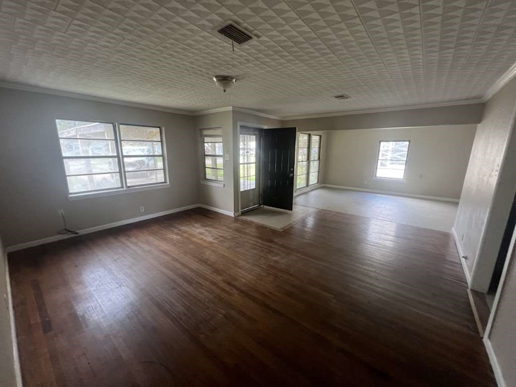 401 Farrer Street Angleton TX 77515