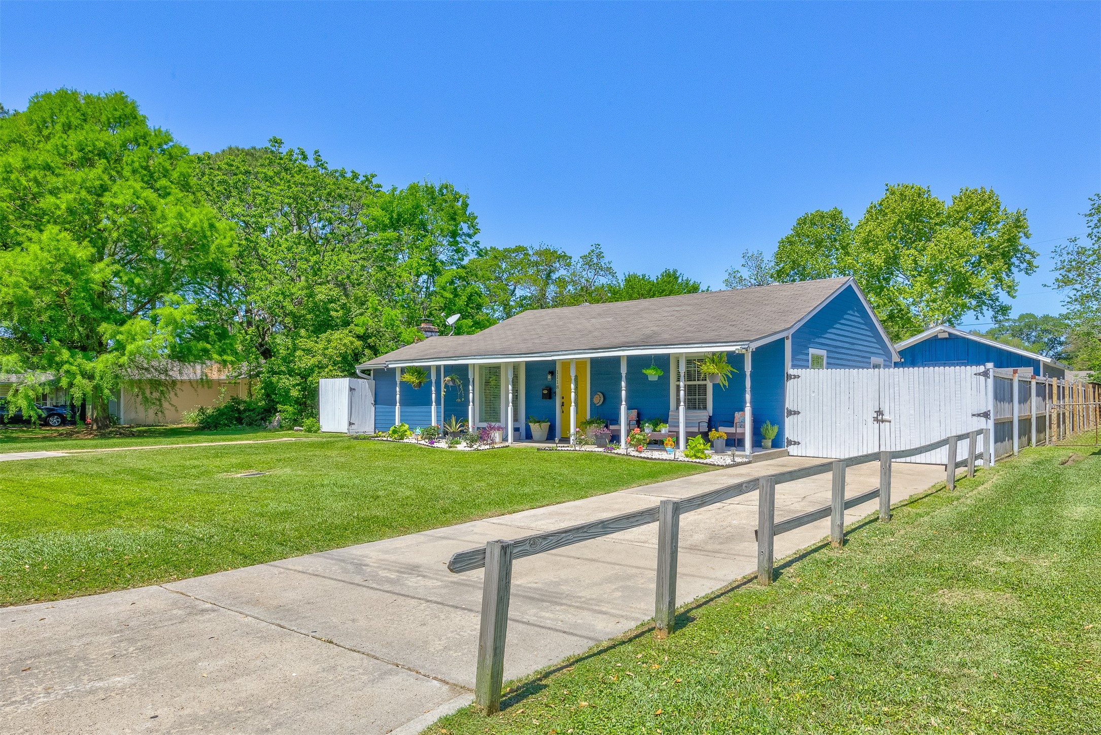 1118 13th Avenue N Texas City TX 77590