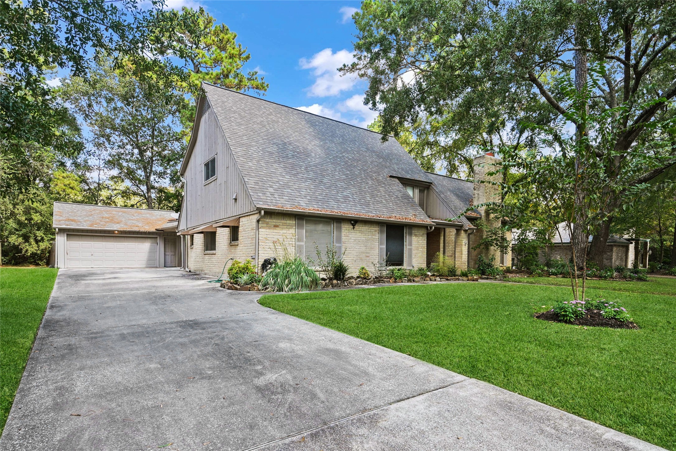 2035 Hidden Creek Drive Kingwood TX 77339