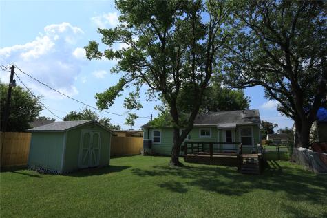 726 W 8th Street Freeport TX 77541