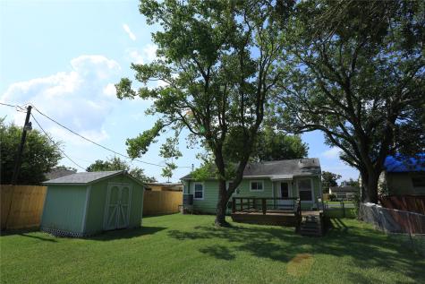 726 W 8th Street Freeport TX 77541