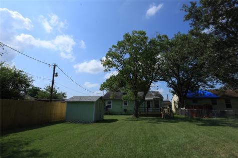 726 W 8th Street Freeport TX 77541