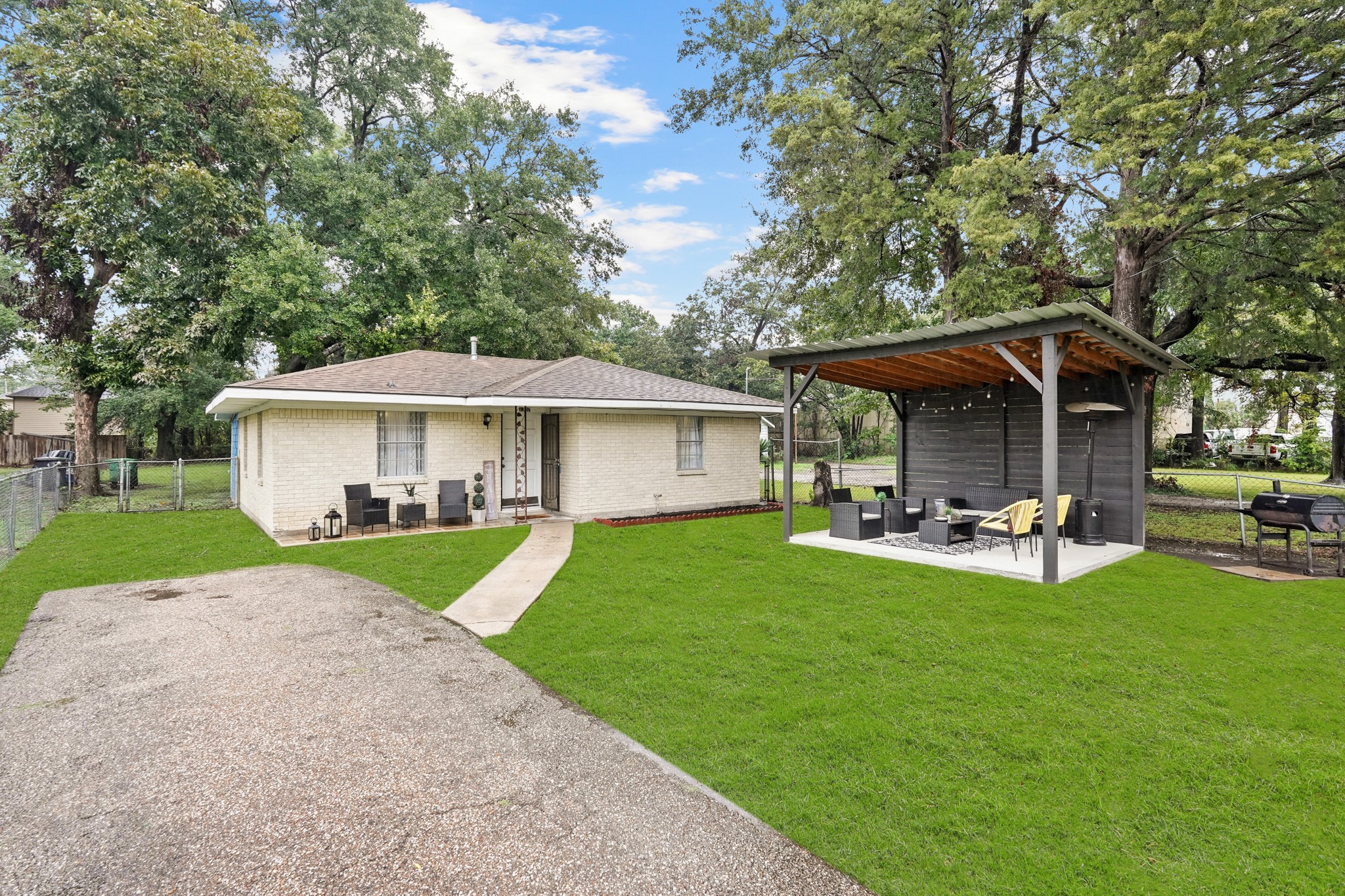 1307 Duff Lane Houston TX 77022