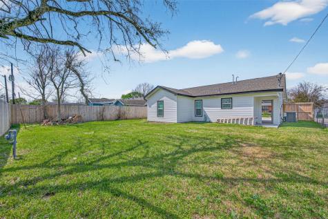 2202 Alabama Street Baytown TX 77520