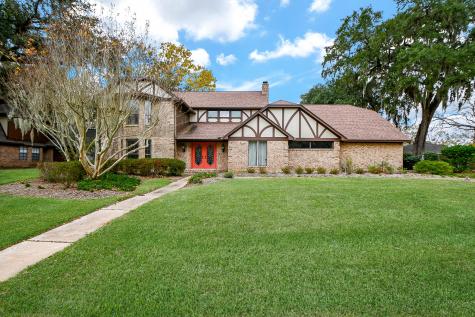 305 Huckleberry Drive Lake Jackson TX 77566